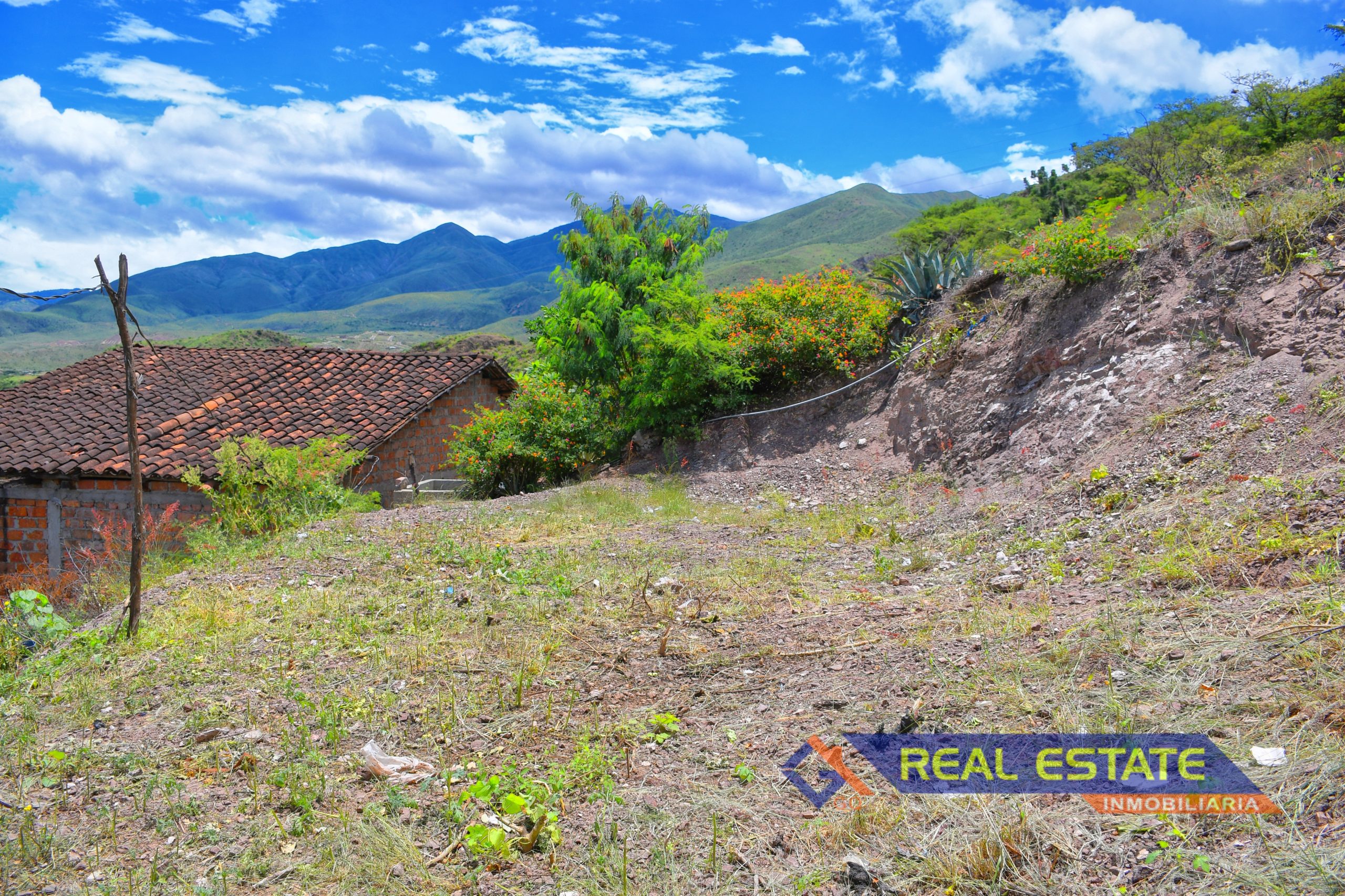 VENTA DE TERRENO CON EXCELENTE VISTA PANORAMICA EN CATAMAYO.